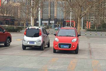 老年代步车踩刹车 微型电动车企业受益