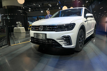 【新车驾到】综合续航里程862km 途观L PHEV亮相广州车展