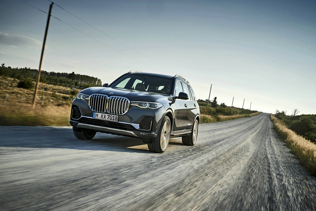 04.創(chuàng)新BMW X7即將上市并亮相2019上海車展.jpg
