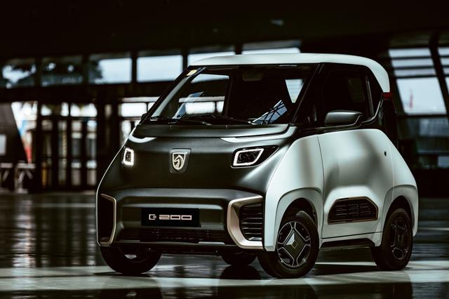 明明是汽車(chē)，外觀卻如同噴氣飛機(jī)，就像一枚漂亮的飛行棋