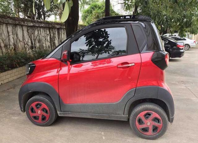 國內(nèi)尺寸最小的汽車，長不到2米5，寬才1米5，6分錢跑一公里