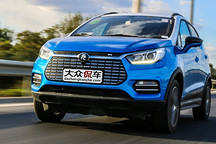 不到10万元续航300km 通勤小霸王比亚迪元EV360