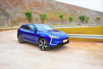 百公里加速3秒，對標特斯拉Model X，金菓EV三季度上市