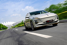 裝甲級防護(hù)！紅旗E-QM5通過國內(nèi)首次電動車水中托底安全試驗