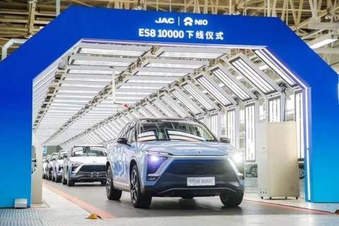 当蔚来ES8第10000辆车下线，李斌能收拾好“奶妈陪跑车”事件吗？