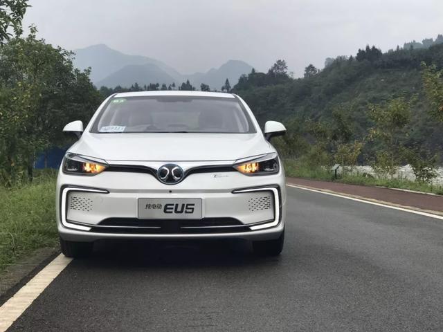 長途歸來還剩電！這幾款性價比高、續(xù)航超長的電動車讓你沒焦慮！
