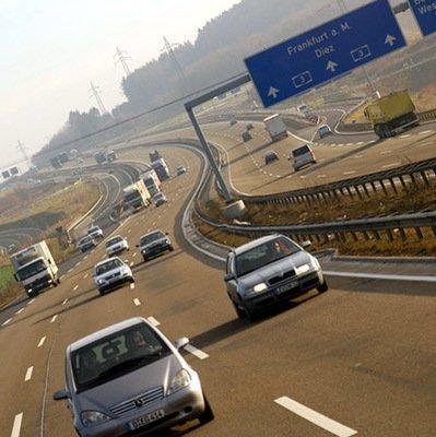 德国高速终迎350km限速，网友哭笑不得，并表示心有余而动力不足
