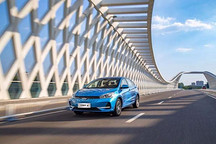 奇瑞新能源的第一个十年，看瑞虎e和艾瑞泽e如何面对新能源市场