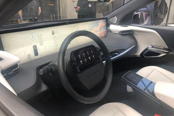 拜腾汽车公开量产确认版内饰 比天际ME5 五屏联动还大的屏