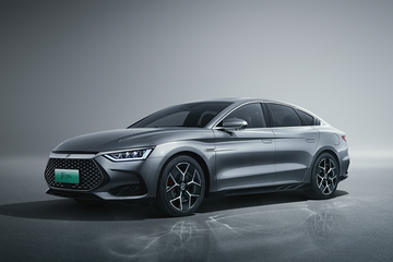  比亚迪又一款国民神车上市！超低油耗表现的汉DM-i考虑不？