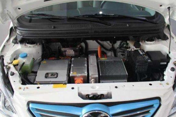 除了续航里程短，新能源车和燃油车相比，还存在哪些差距？