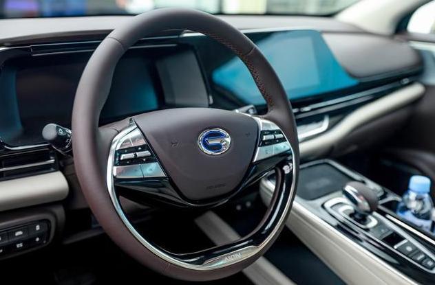 吉利GE11和廣汽新能源Aion S,造車水平哪家強(qiáng)呢？