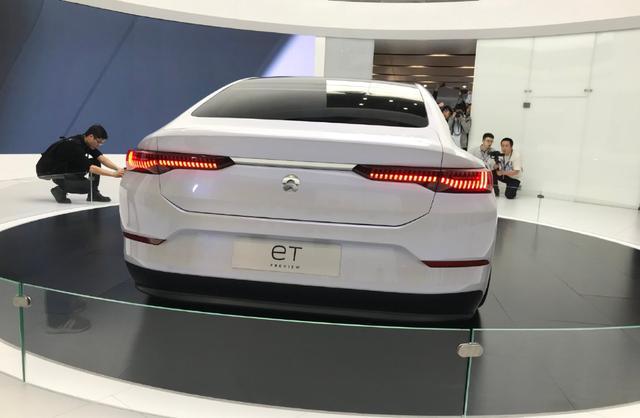 蔚来ET预览版正式亮相，续航超550km，Model 3感觉到压力了么？