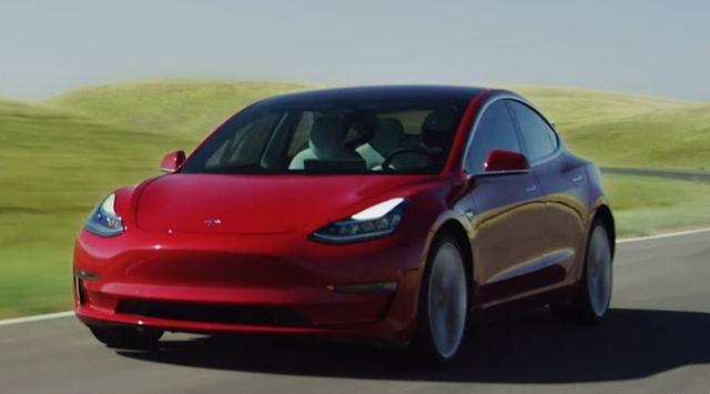 特斯拉Model 3國產(chǎn)版和進(jìn)口版該怎么選？3優(yōu)勢(shì)讓你輕松做出抉擇