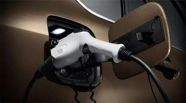 新能源汽車是選擇短續航充電快好？還是選擇長續航充電慢好？