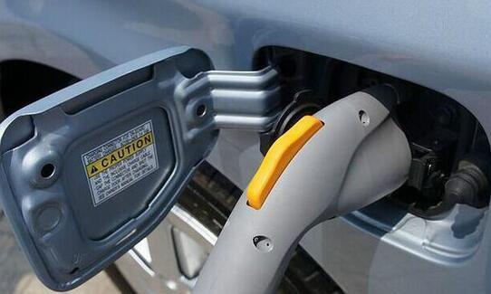 個(gè)人充電樁接家用220V電壓，有哪些事項(xiàng)需要注意？