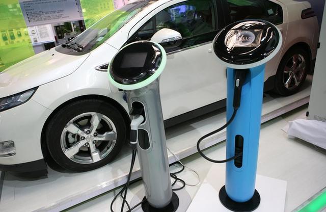 24小時(shí)對(duì)新能源純電汽車充電，會(huì)縮短動(dòng)力電池的使用壽命么？
