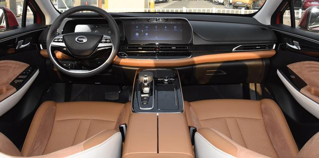 掛著國產(chǎn)標(biāo)的合資車，不擔(dān)心油價(jià)跑的還遠(yuǎn)，國產(chǎn)崛起