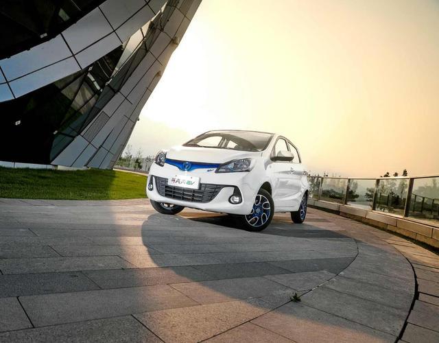5萬就能買，續(xù)航也不短，3款值得推薦的代步小車