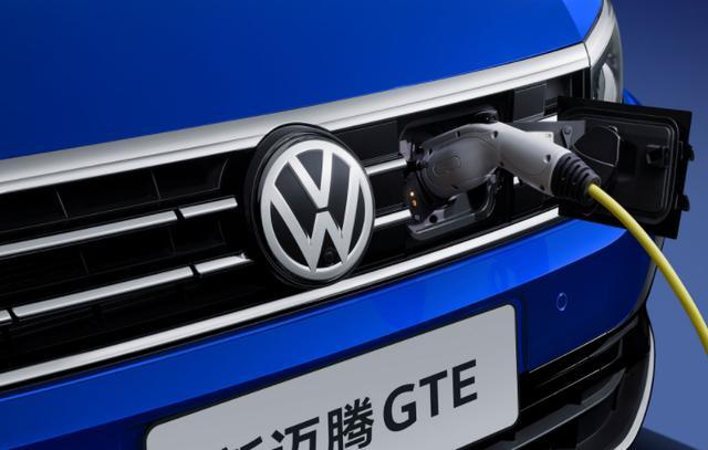 油耗1.8升的中級轎車，7.7秒破百，大眾邁騰GTE上市