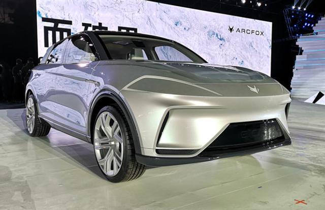 北汽高端車電動車亮相，軸距近3米續航達600公里