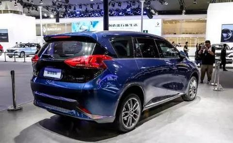 搭载3个储氢罐，续航800km，海马7X氢燃料汽车正式亮相