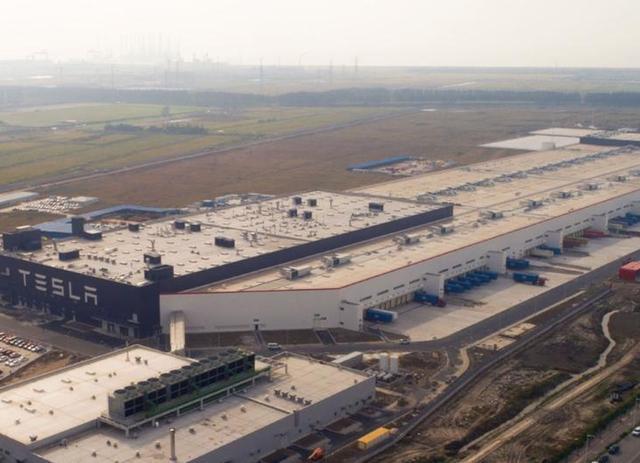 銷量大漲，新車還要提前上市，豪華品牌該如何應對？