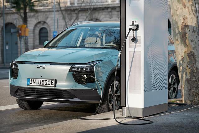 国产电动车在德国首发，还是个轿跑SUV，你会买吗？