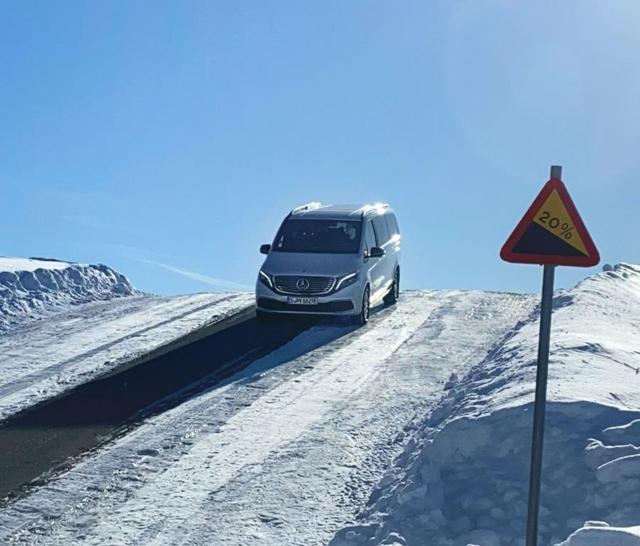 續(xù)航超400公里，主打商務(wù)市場，奔馳首款純電MPV即將上市