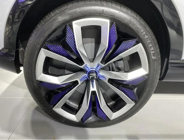 榮威高端SUV亮相車展，不僅支持5G和自動駕駛，實力也不錯