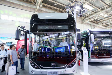 车重减轻79%，体积减小189%，宇通客车携氢燃料客车F8亮相运输展