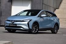 上市半年就改款，这合资车比轩逸还能跑，想成爆款