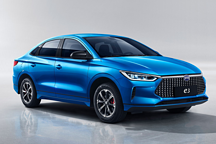 比亚迪e3上市，10.38万起还能续航405公里，两种动力