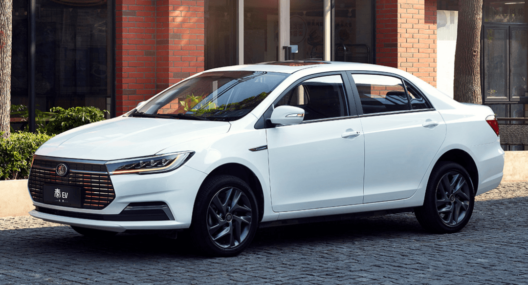 比亞迪秦EV-9.png