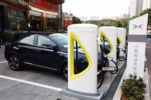 车企纷纷布局，充电桩建设成新能源车发展关键，你认为呢？