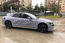 劍指特斯拉Model 3，疑似小鵬G5諜照曝光