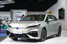 續航里程超400km 價格15萬元左右的純電動轎車哪家強？