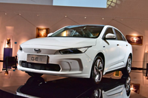 尴尬的特斯拉“恶搞图”，吉利“几何A”笑了？