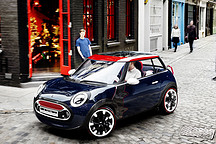 10年前的车拿出来卖？Mini火箭人电动车，这款旧车型到底怎么样