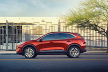 福特用12亿瓶子造车，是噱头还是真环保，新环保概念车成形