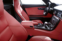 奔驰车新功能，自动调节座椅，为你找到最佳的驾驶位置