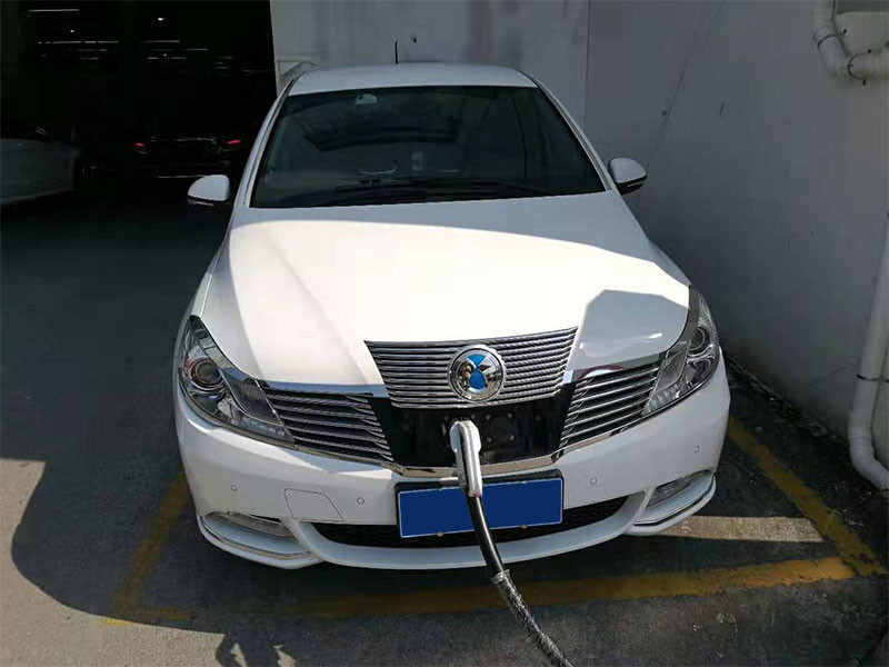 <a class='link' href='http://car.d1ev.com/audi-series-1081/' target='_blank'>腾势</a>400.jpg