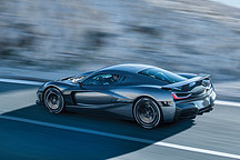 保时捷Taycan发布之后，特斯拉开始坐不住了！