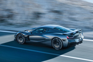 保时捷Taycan发布之后，特斯拉开始坐不住了！