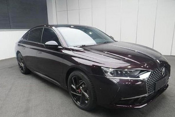 DS旗艦轎車國(guó)產(chǎn)，車長(zhǎng)4.9m配8AT，綜合油耗1.8L