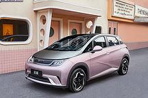 新能源车月销破8万，网友：比亚迪活成了所有人喜欢的样子！