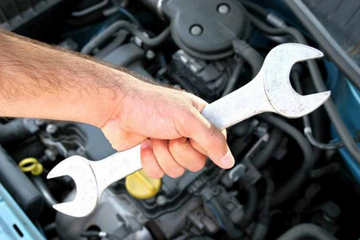 新能源PK燃油车，保养维护有何区别，到底谁更贵？