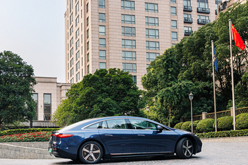 百万级的奔驰EQS到底如何奢华？总结10个点来诉之答案！