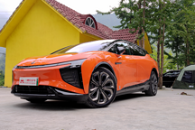 开着高合HiPhi X去露营,没想到我却成了“秋名山车神”