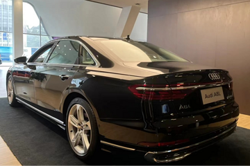 想买S级和7系的再等等！新款奥迪A8L到店，这8个点请注意